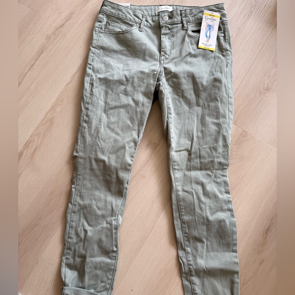BRAND NEW Jessica Simpson Women's Cropper Skinny Jeans in Olive Green